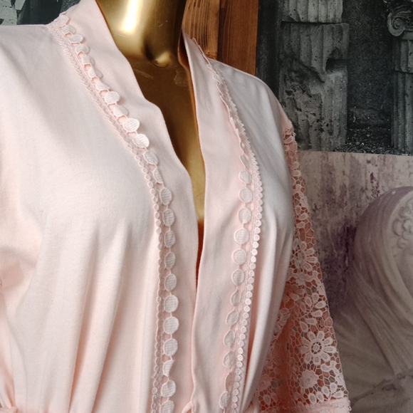 Flora Nikrooz robe - Picture 2 of 13